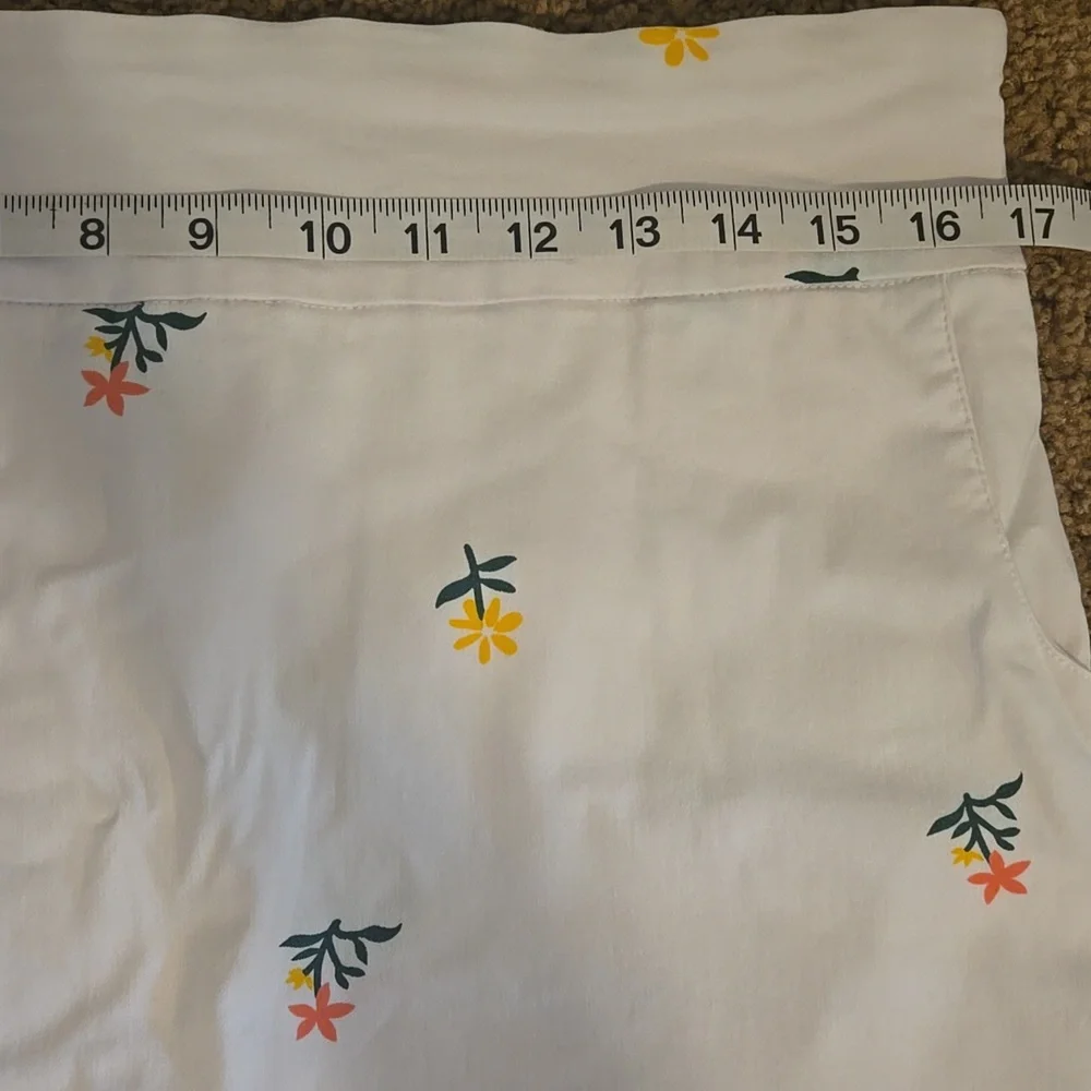 Zac & Rachel Floral White Skort Size 12 - Picture 4 of 6